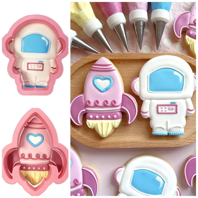 Astronaut-Themed Cookie Cutter Set 1