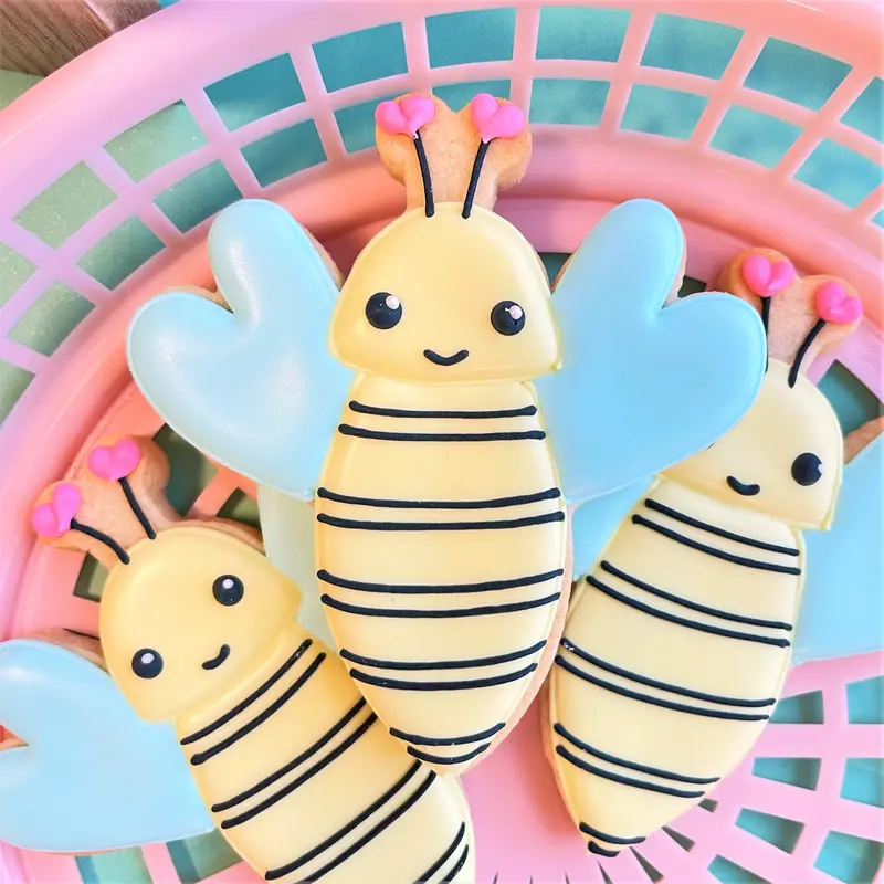 Bumblebee Cookie Cutter – Sweet Bee Design 1