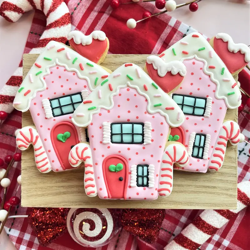 Charming Gingerbread House Cookie Cutter 1