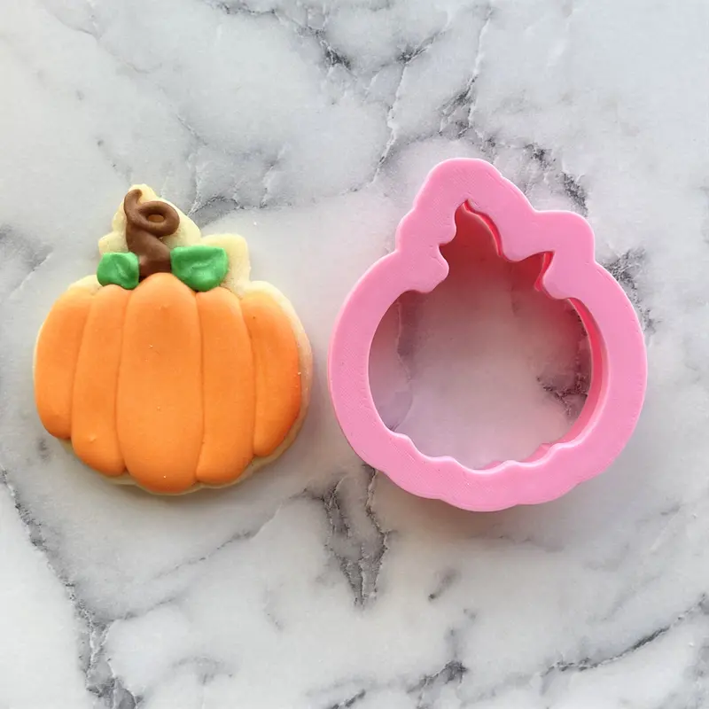 Classic Mini Pumpkin Cookie Cutter 1