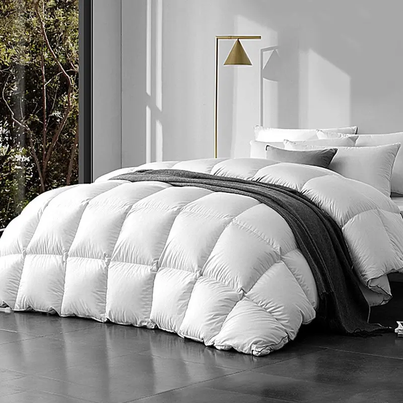 Giselle Bedding 800Gsm Luxe Goose Down & Feather Quilt – Queen 1