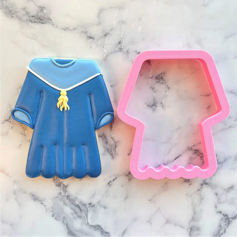 Graduation Gown Cookie Cutter – Commencement-Themed Baking Tool 1