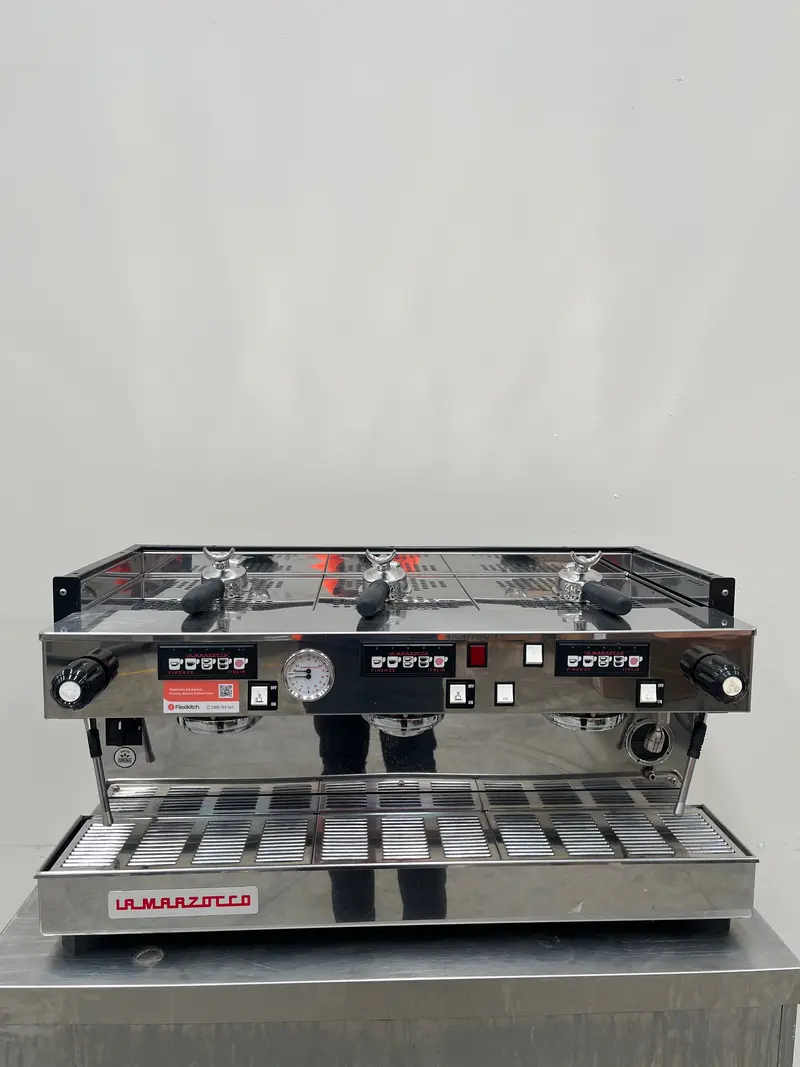 La Marzocco Linea Av: Three-Group Espresso Machine With Advanced Brewing Control 1