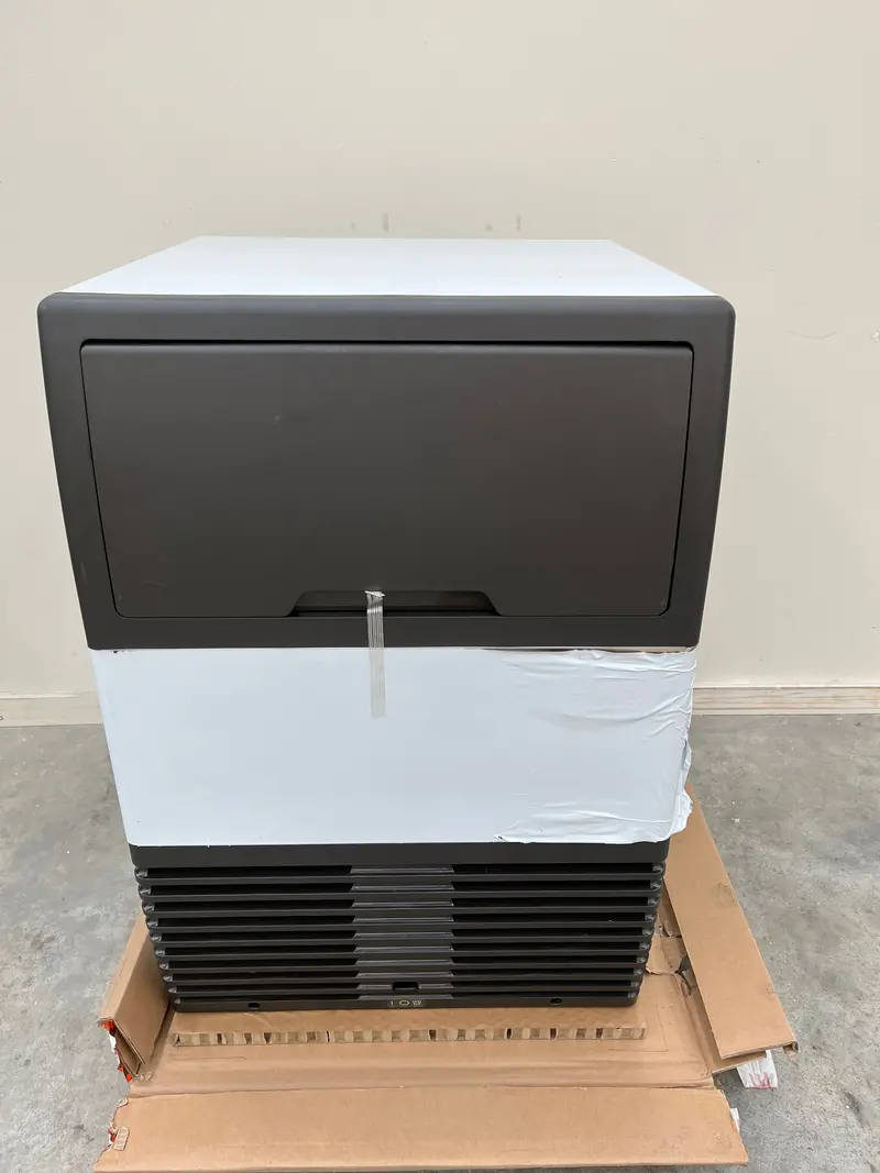 Manitowoc Ug-50 Undercounter Ice Machine 1