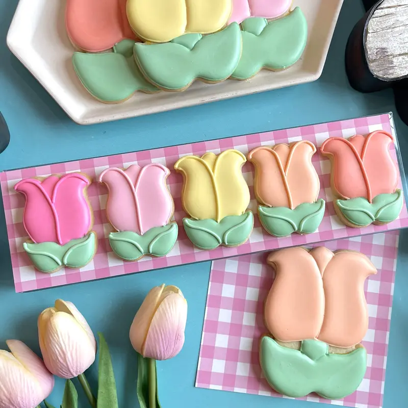 Mini Tulip With Leaves Cookie Cutter – Delicate Spring Shape 1
