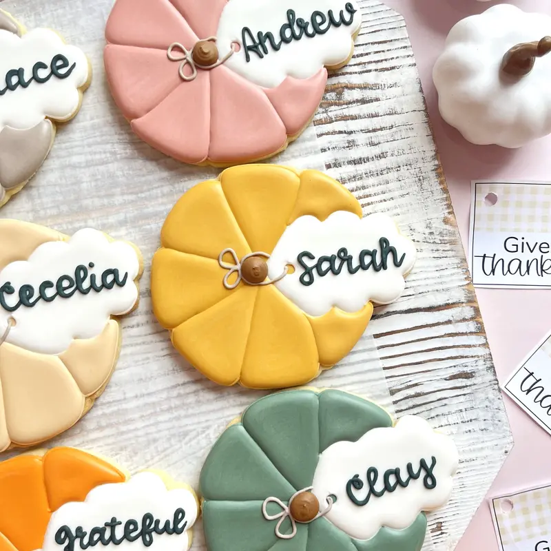 Pumpkin With Leaf Accent Cookie Cutter – Seasonal Fall Design 1