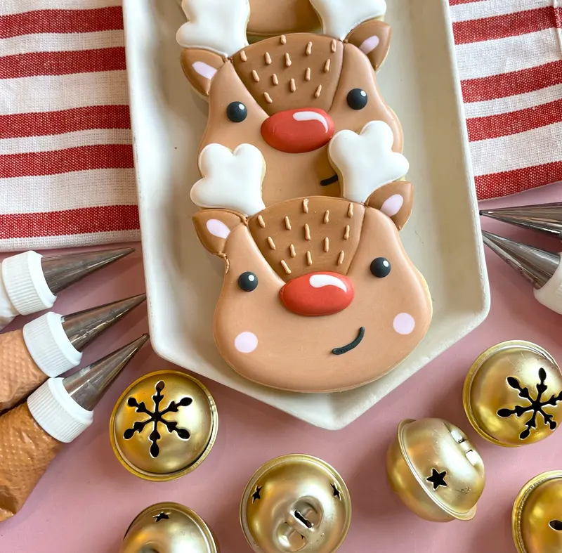 Reindeer Face Cookie Cutter – Festive Holiday Baking Tool 1