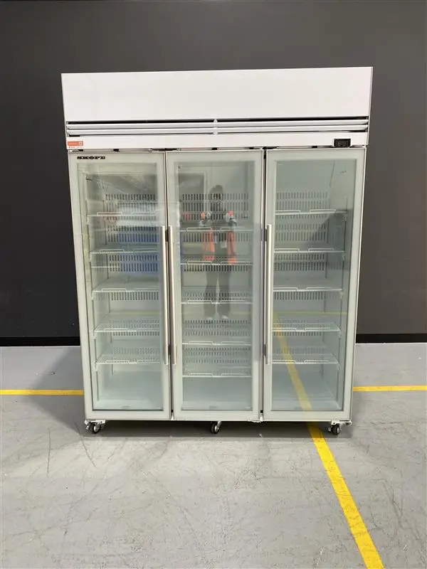 Skope Vf1500X Commercial Three-Door Freezer – Energy-Efficient, Self-Contained Design 1