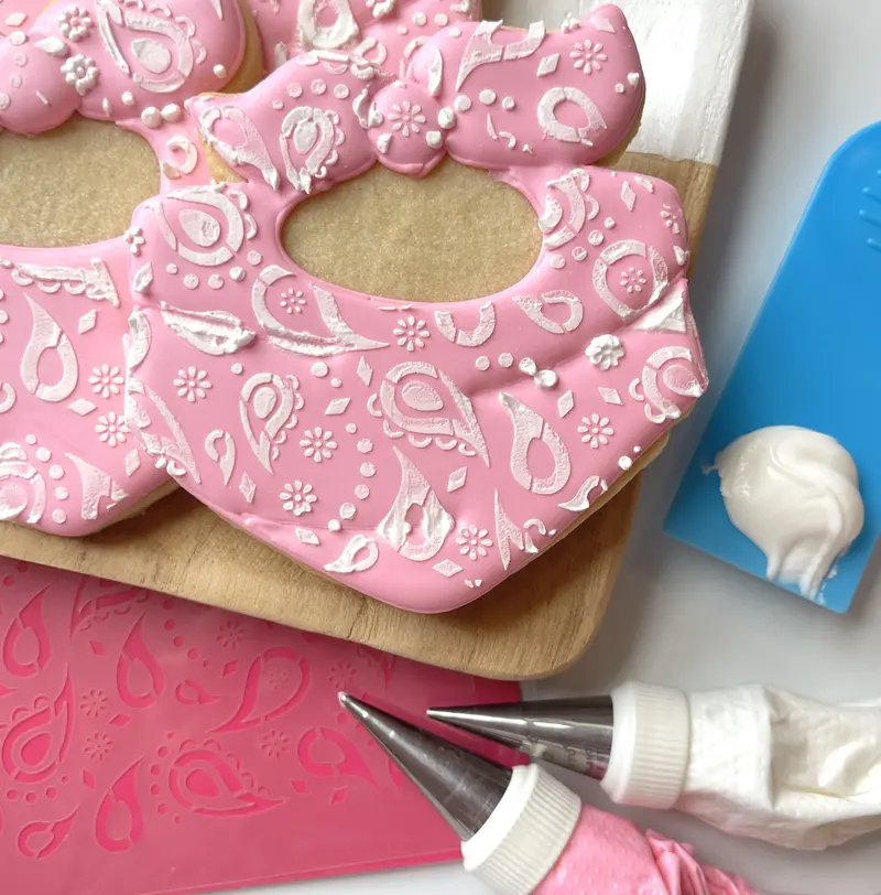 Vintage-Style Handkerchief Cookie Cutter 1